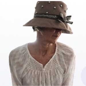 Lily by Eric Javits Brown wool felt silver bullet studs and bow